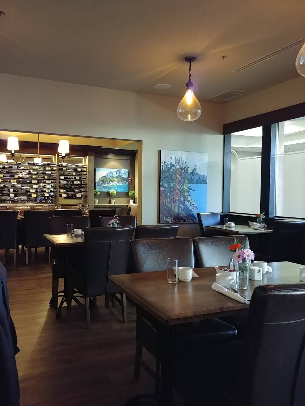 Gustav Chophouse and Bar | restaurant | 10 Vacation Inn Dr, Collingwood, ON L9Y 5G4, Canada | 7054434461 OR +1 705-443-4461