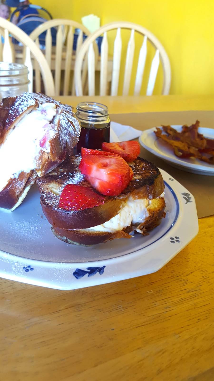 Three Little Birds Cafe | cafe | 65 Windermere Blvd, Charleston, SC 29407, USA | 8432253065 OR +1 843-225-3065