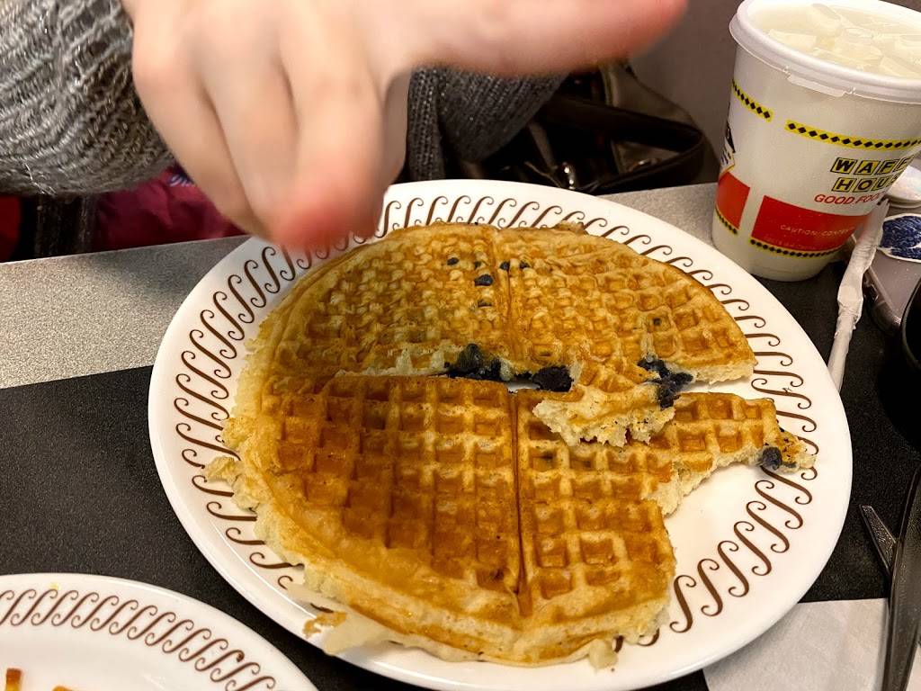 Waffle House | meal takeaway | 17201 E Outer Rd, Belton, MO 64012, USA | 8163183500 OR +1 816-318-3500