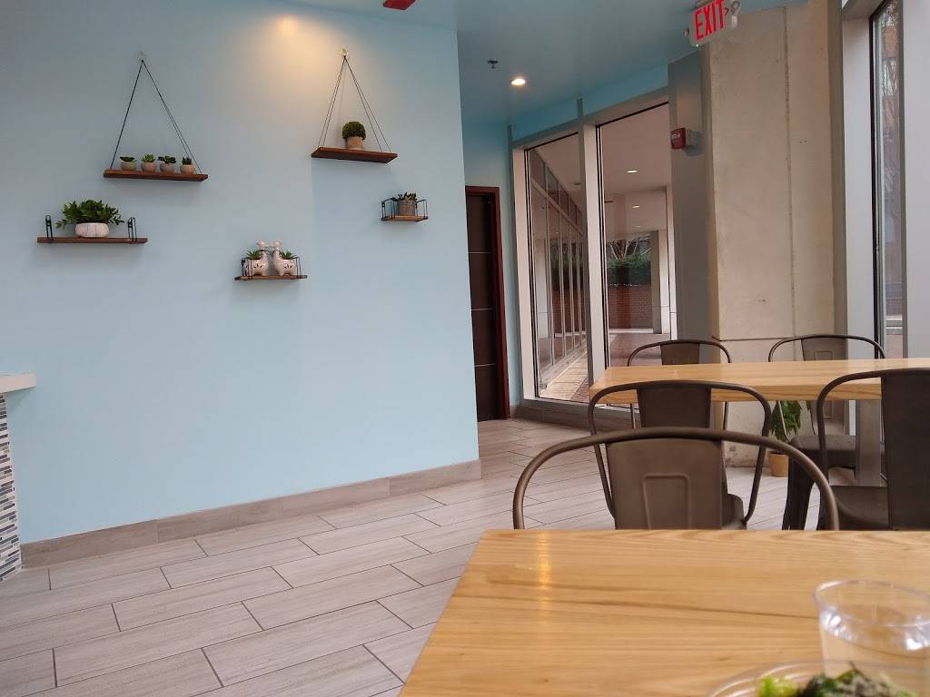 Poké It Up | restaurant | 4401 Fairfax Dr Suite 103, Arlington, VA 22203, USA | 5712900100 OR +1 571-290-0100