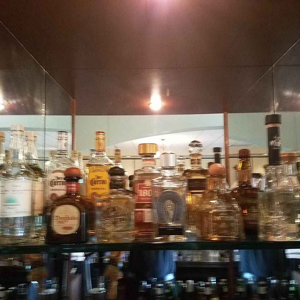 Club Nineteen, 19 | restaurant | 10500 Taft St, Pembroke Pines, FL 33026, USA | 9545383731 OR +1 954-538-3731