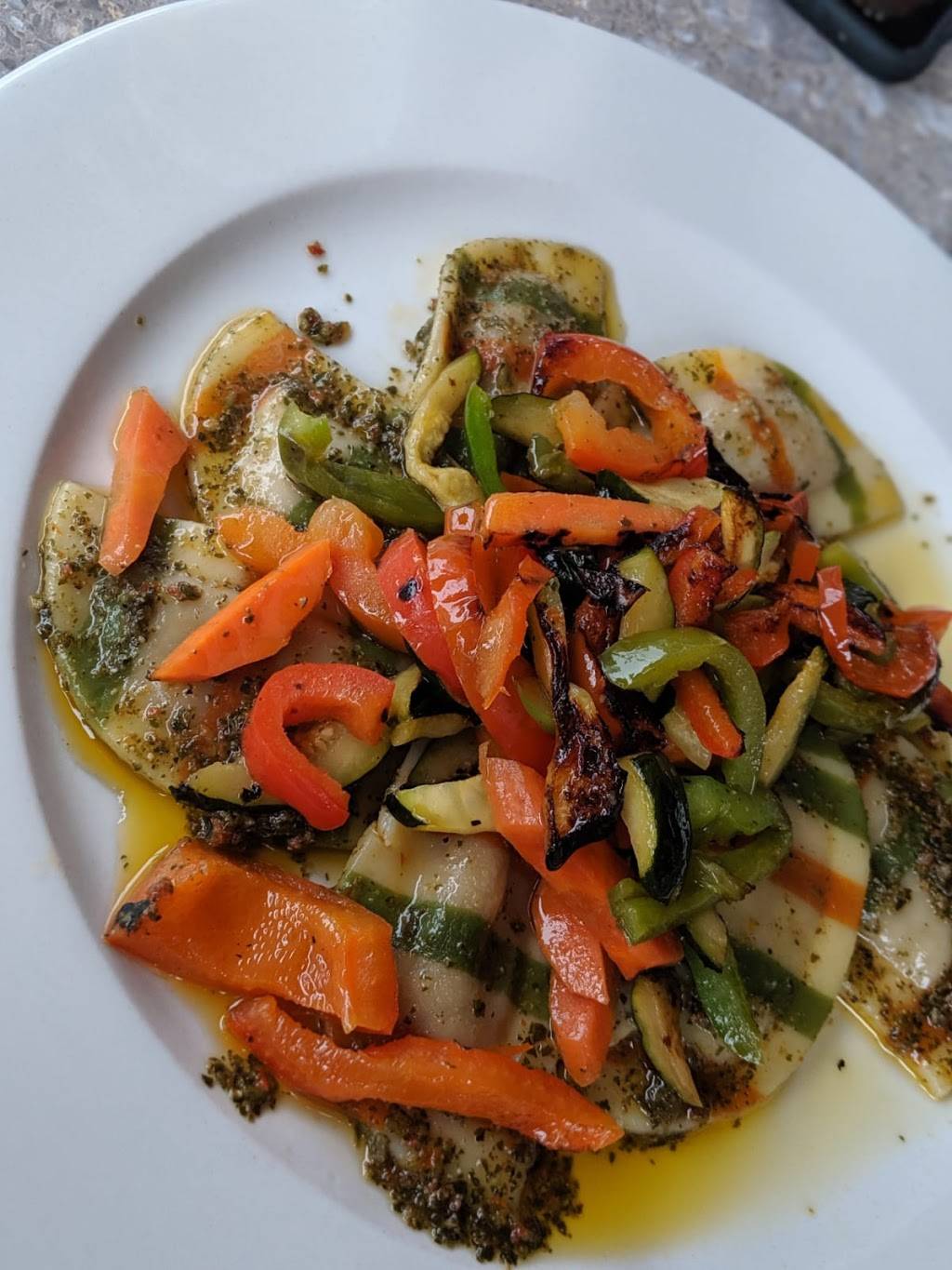 Queens Pasta Cafe | cafe | 2263 Bloor St W, Toronto, ON M6S 1N8, Canada | 4167660993 OR +1 416-766-0993