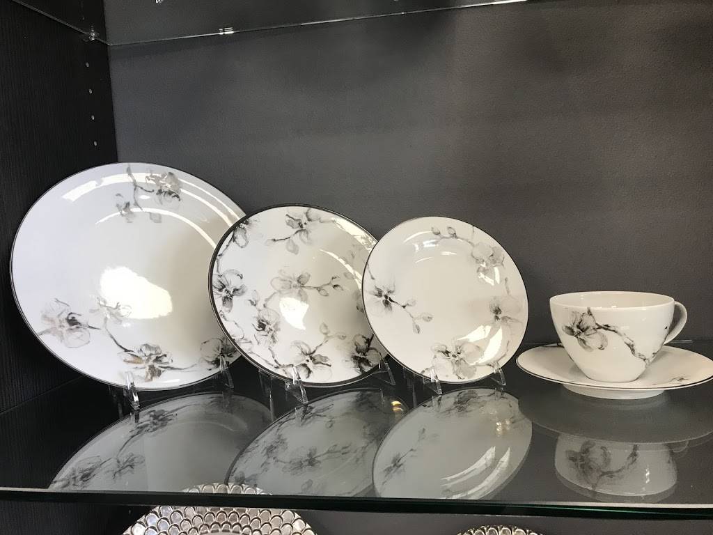 NUR BOUTIQUE | shopping mall | 11132 Balboa Blvd, Granada Hills, CA 91344, USA | 8184357777 OR +1 818-435-7777