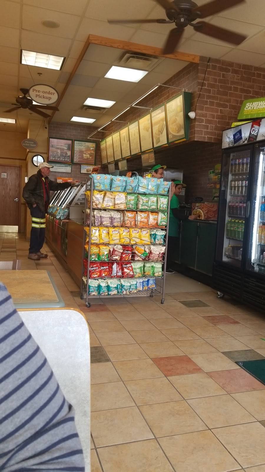 Subway | restaurant | 4521 Dundas St, Burlington, ON L7M 5B4, Canada | 9053199308 OR +1 905-319-9308