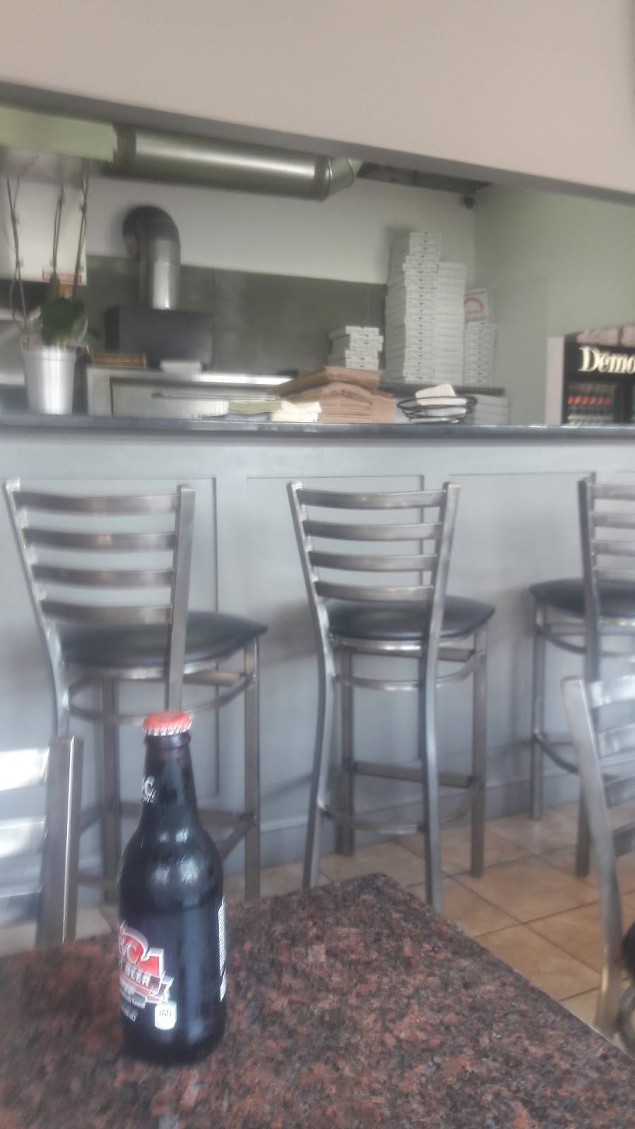 Demos Pizza Factory | restaurant | 1686 Warwick Ave, Warwick, RI 02889, USA | 4017321800 OR +1 401-732-1800