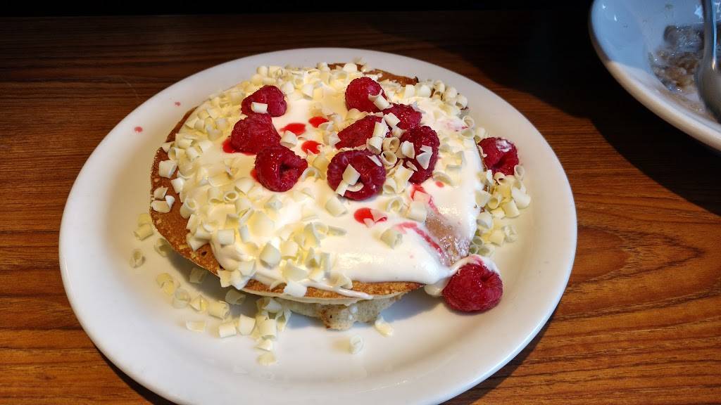 Dennys | restaurant | 2031 Southgate Pkwy, Cambridge, OH 43725, USA | 7404327391 OR +1 740-432-7391