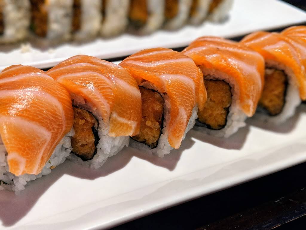 Momiji Japanese Restaurant | restaurant | 1801 Lakeshore Rd W, Mississauga, ON L5J 1H6, Canada | 9058238430 OR +1 905-823-8430