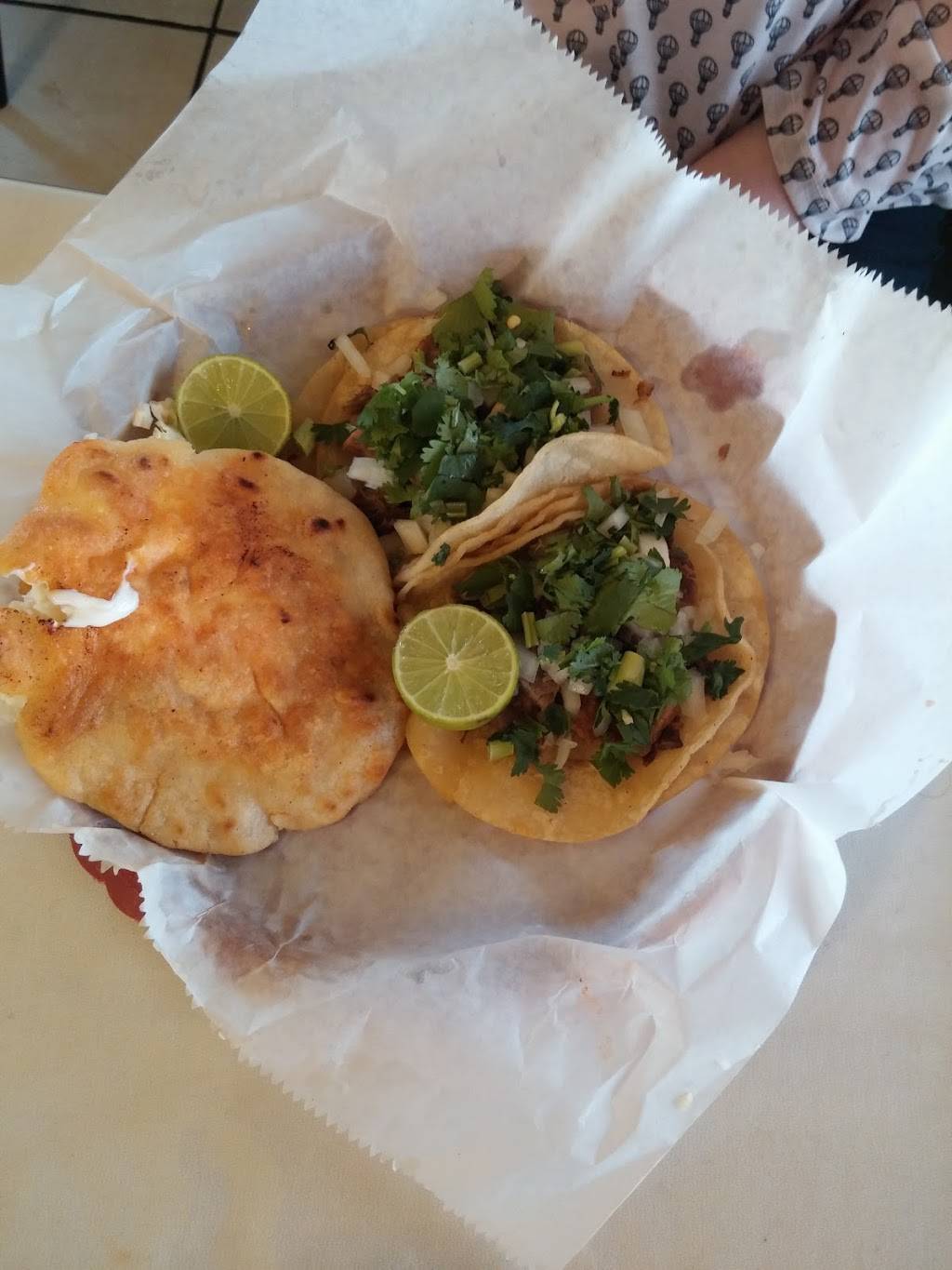 La Salvadorena | restaurant | 1103 S McDonald St, McKinney, TX 75069, USA | 9725421506 OR +1 972-542-1506