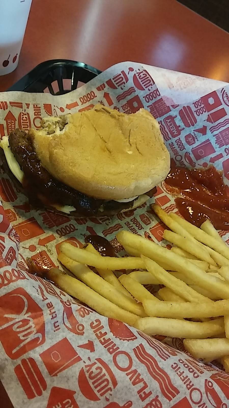 Jack in the Box | restaurant | 1810 N Main St, Salinas, CA 93906, USA | 8314495158 OR +1 831-449-5158