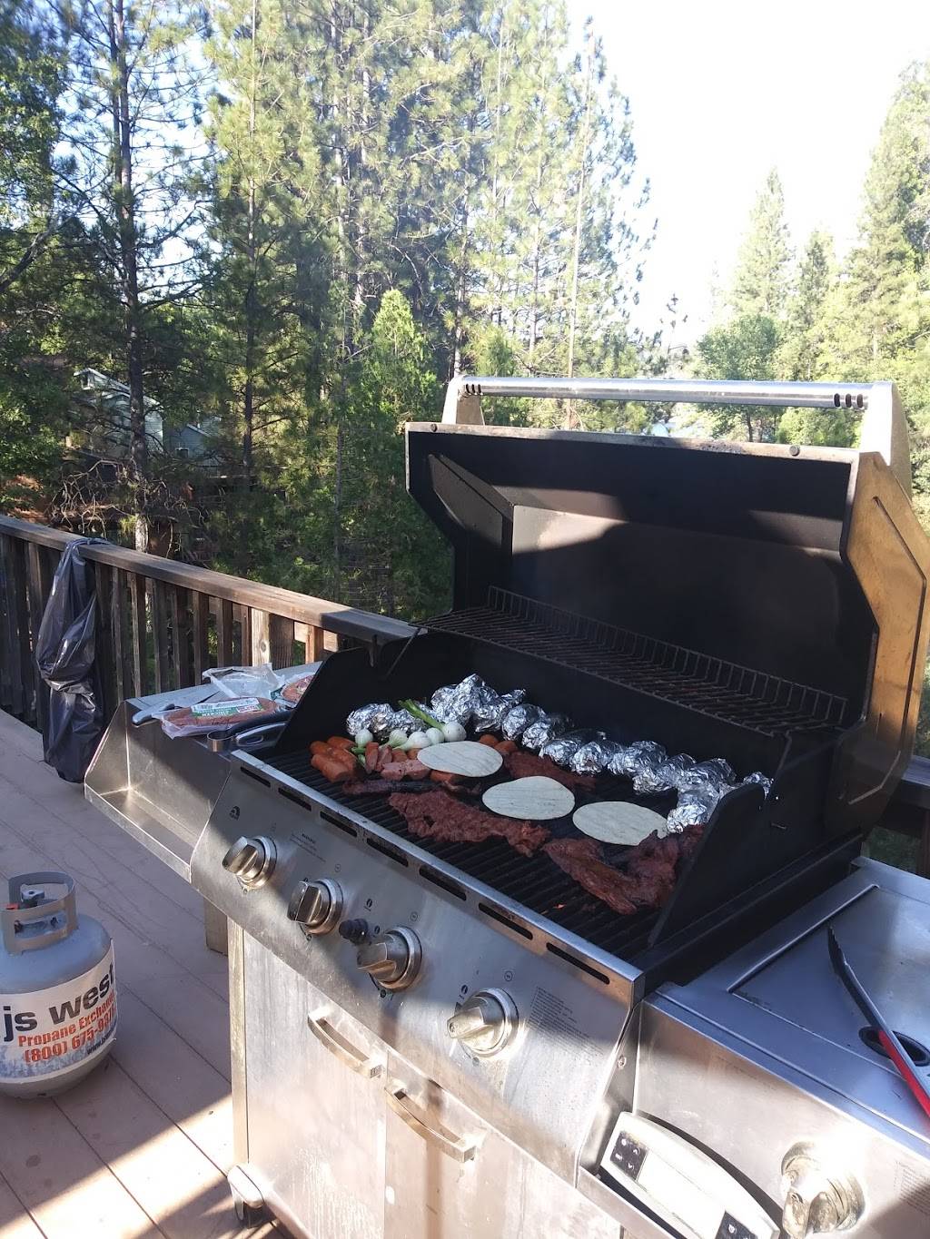 Pine Mountain Lake Lakeside Cafe At The Marina | restaurant | 901102500, Groveland, CA 95321, USA | 2099628630 OR +1 209-962-8630