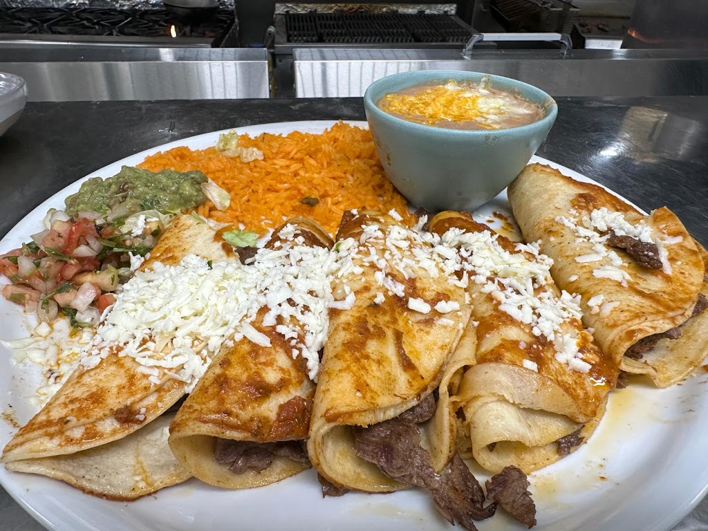 Encanto Restaurant & Bar | restaurant | 311 S Gillette Ave, Gillette, WY 82716, USA | 3072572037 OR +1 307-257-2037