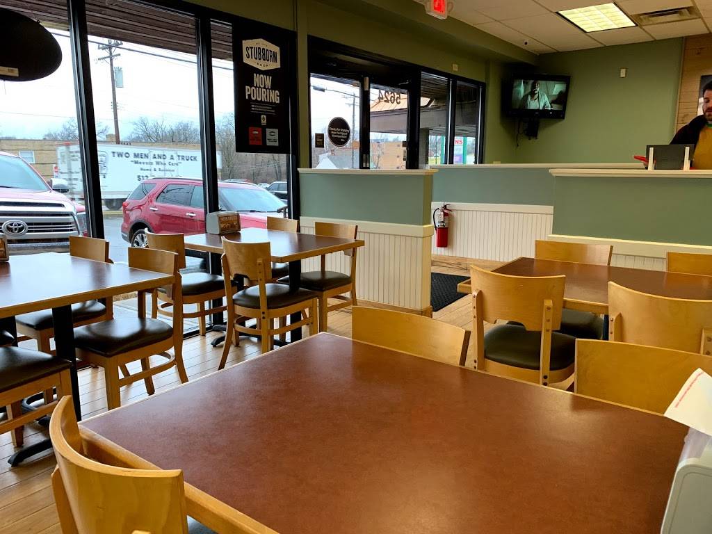 Jersey Mikes Subs | meal takeaway | 7006, 5624 Cheviot Rd, Cincinnati, OH 45247, USA | 5139232507 OR +1 513-923-2507