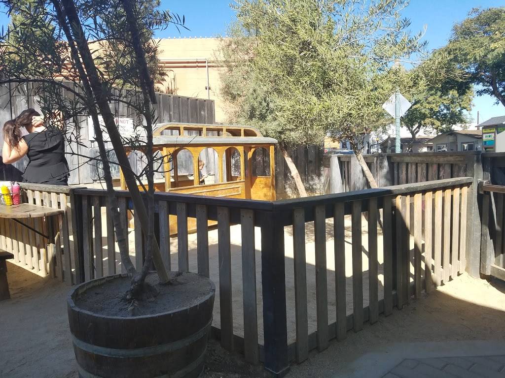 Station Tavern | restaurant | 2204 Fern St, San Diego, CA 92104, USA | 6192550657 OR +1 619-255-0657