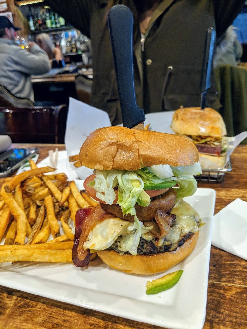 Lucky Beaver, Bar & Burger | restaurant | 31 US-50 #104, Stateline, NV 89449, USA | 7755807770 OR +1 775-580-7770