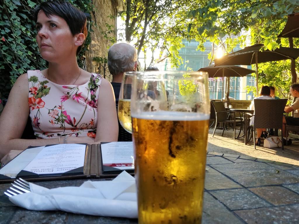 Coach & Lantern | restaurant | 384 Wilson St E, Ancaster, ON L9G 2C2, Canada | 9053047822 OR +1 905-304-7822