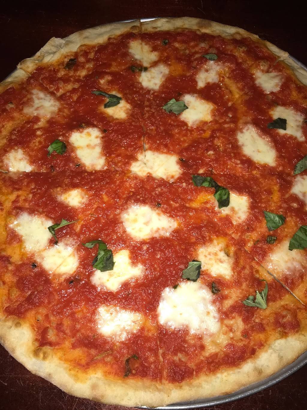 Palumbos Pizza & Restaurant | restaurant | 24 Ayres Ln, Little Silver, NJ 07739, USA | 7328425505 OR +1 732-842-5505