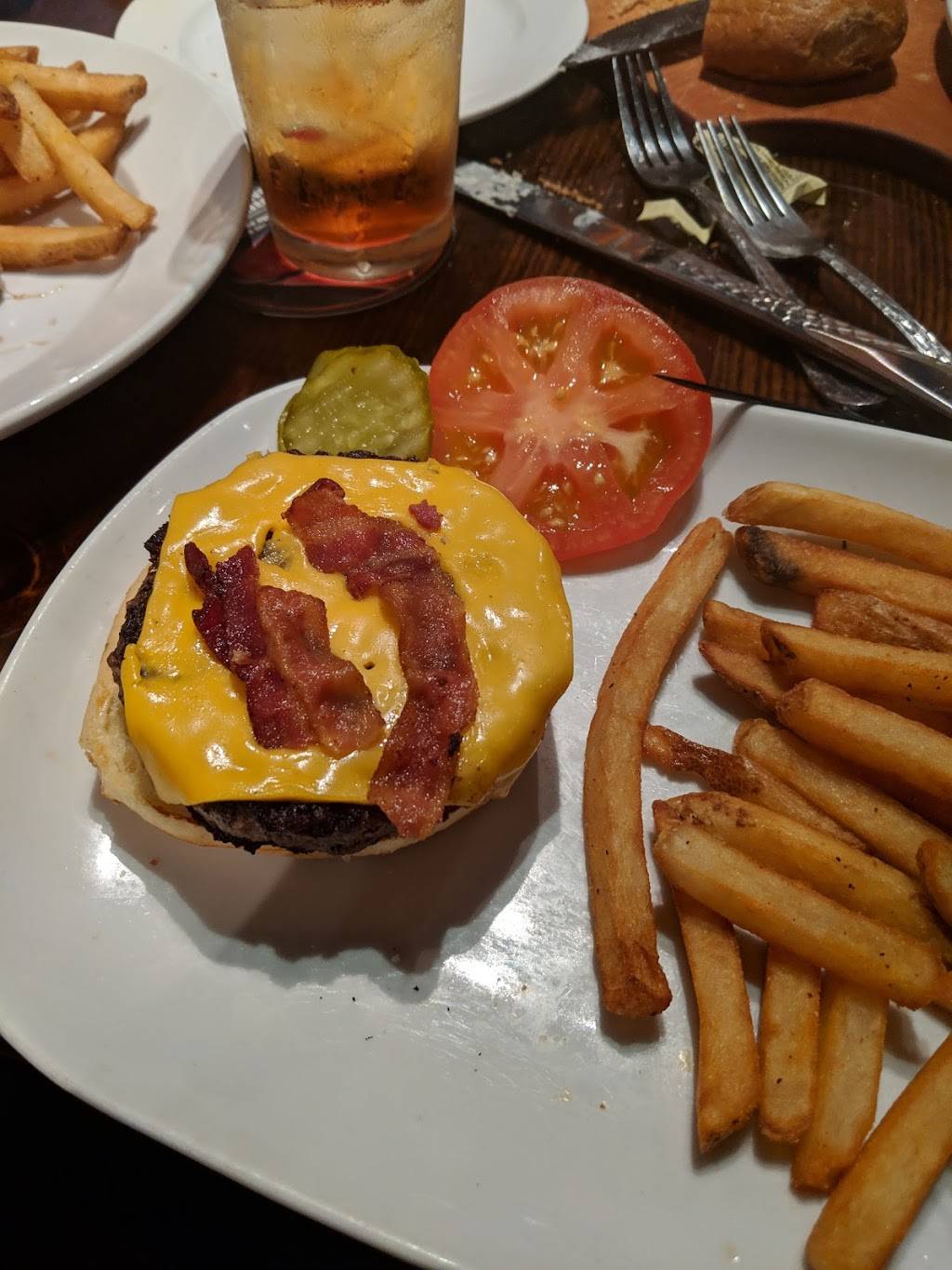 LongHorn Steakhouse | meal takeaway | 1845 N Hwy 17, Mt Pleasant, SC 29464, USA | 8438817231 OR +1 843-881-7231