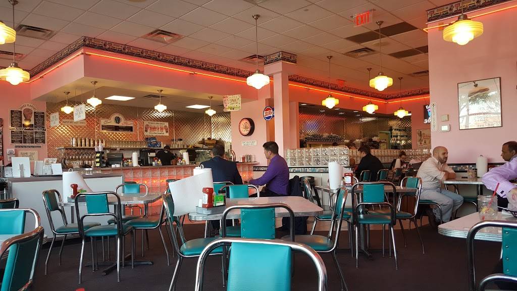 Cheeburger Cheeburger | restaurant | 14921 Shady Grove Rd # G, Rockville, MD 20850, USA | 3013099555 OR +1 301-309-9555