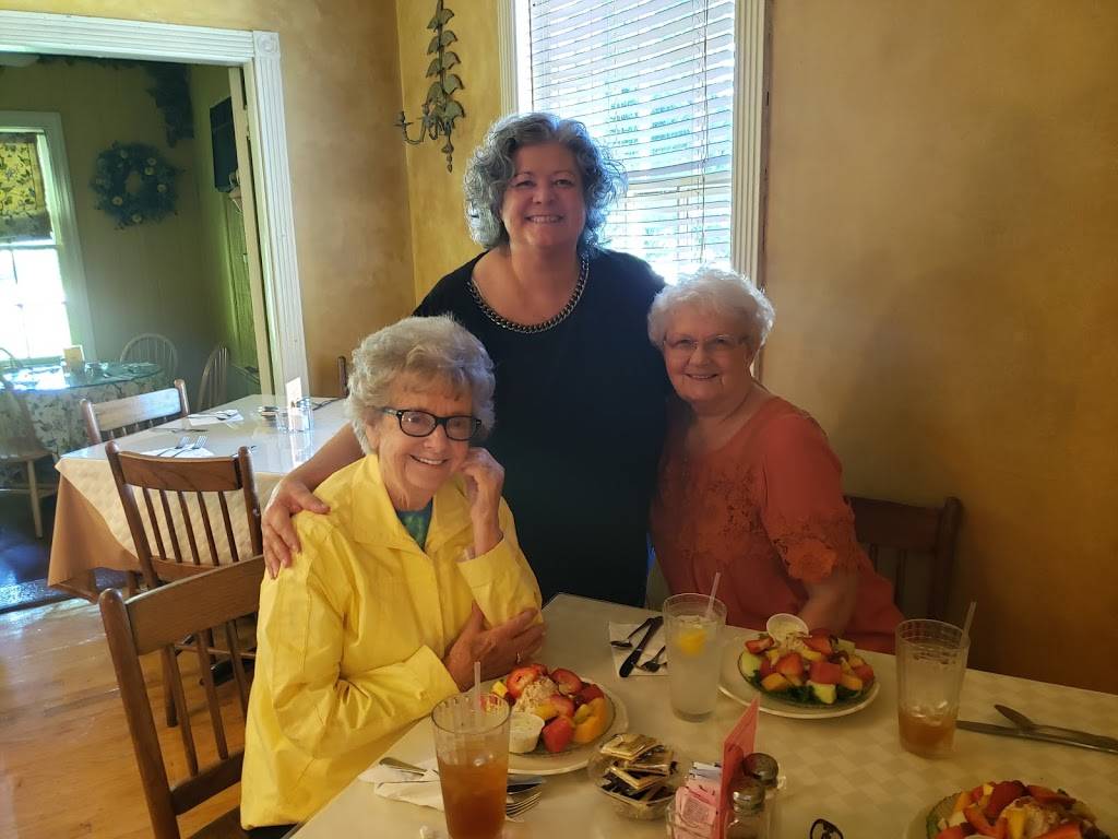 Happy House Restaurant | restaurant | 236 N 8th St, Mayfield, KY 42066, USA | 2702475743 OR +1 270-247-5743