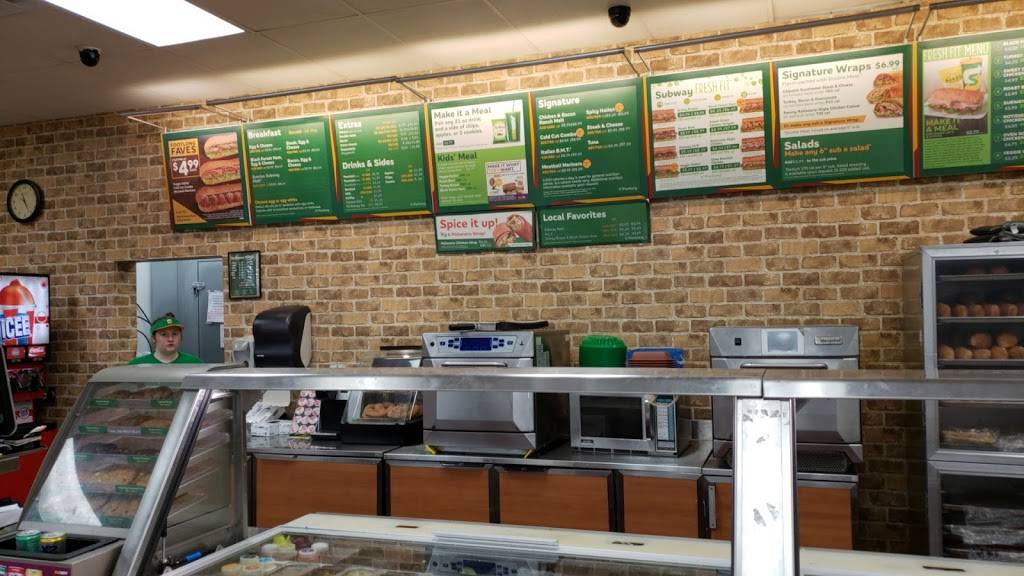 Subway | meal takeaway | 4000 S Bolger Rd Dr, Independence, MO 64055, USA | 8163731105 OR +1 816-373-1105