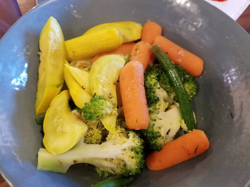 Back-A-Yard | restaurant | 1011 E Capitol Expy, San Jose, CA 95121, USA | 4089606330 OR +1 408-960-6330