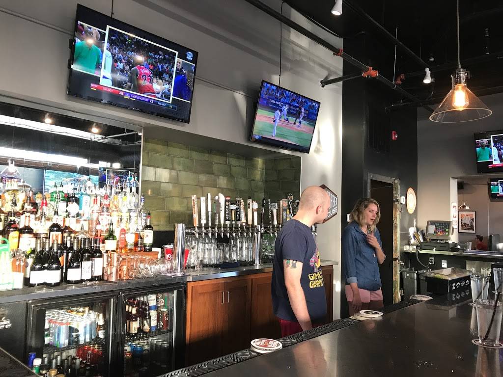 Iron Door Pub | restaurant | 3001 Lyndale Ave S, Minneapolis, MN 55408, USA | 6122009967 OR +1 612-200-9967