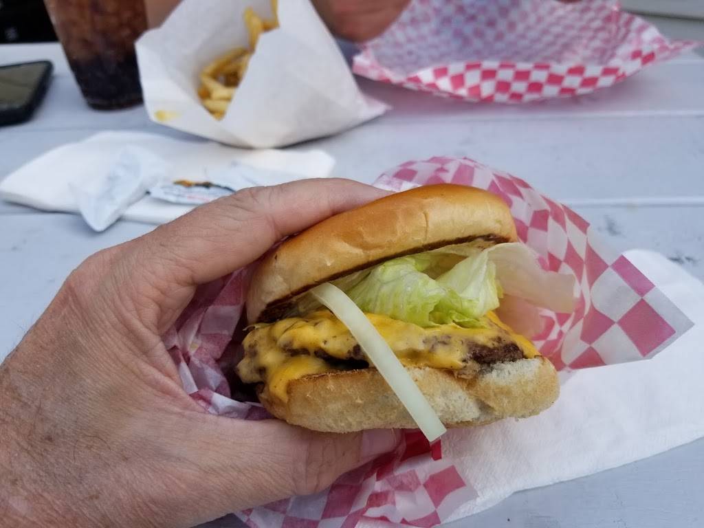 Bomb Burger | restaurant | 532 McHenry St, Burlington, WI 53105, USA | 2628063663 OR +1 262-806-3663