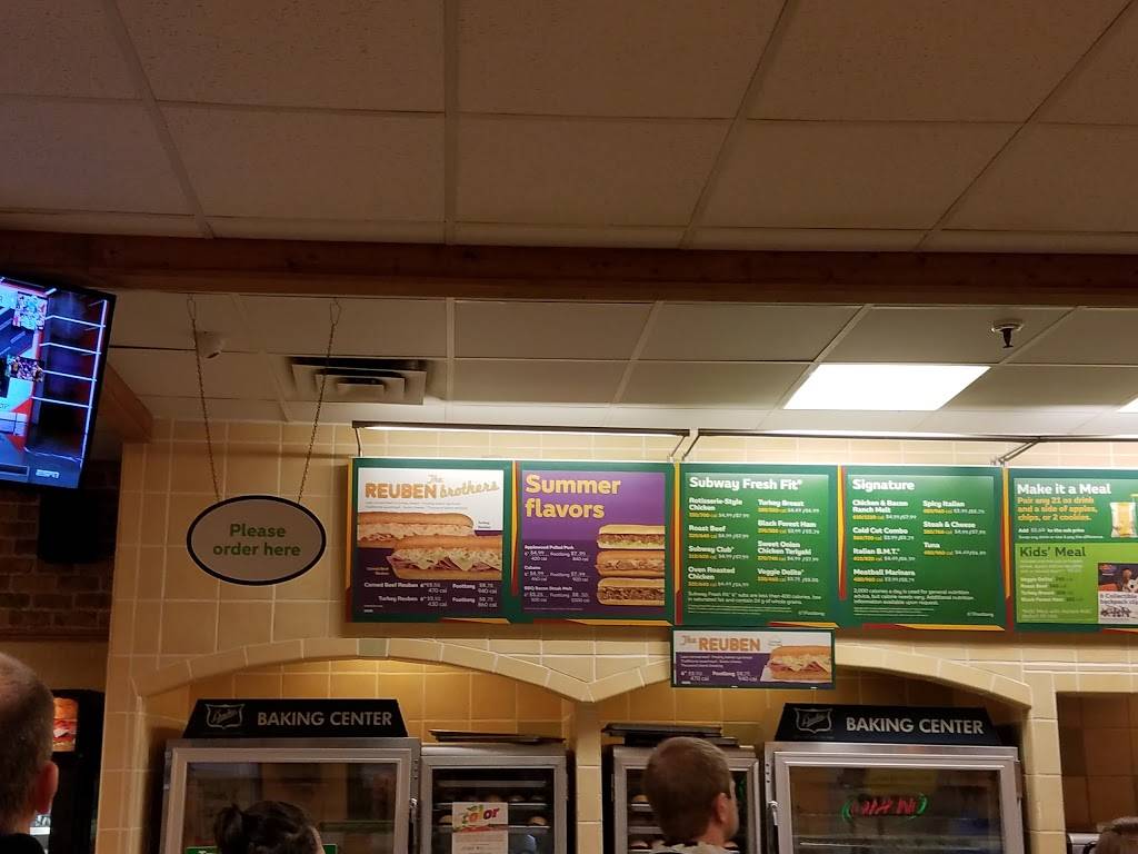 Subway | meal takeaway | 111 W Washington St Suite 171, Indianapolis, IN 46204, USA | 3176858000 OR +1 317-685-8000