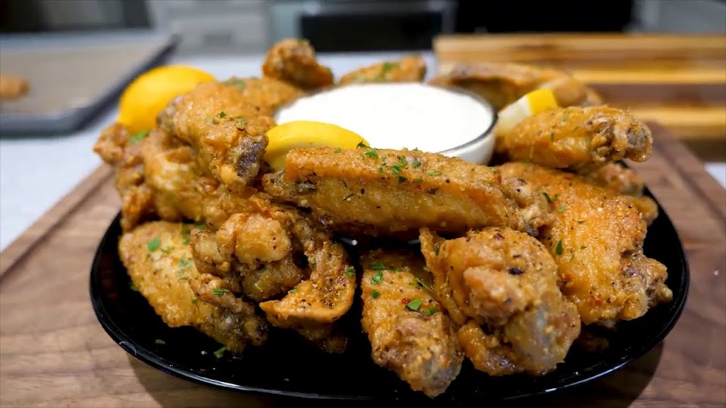 Wings N Tingz | restaurant | 1950 N Simmons St #1006, Las Vegas, NV 89106, USA | 7252627209 OR +1 725-262-7209