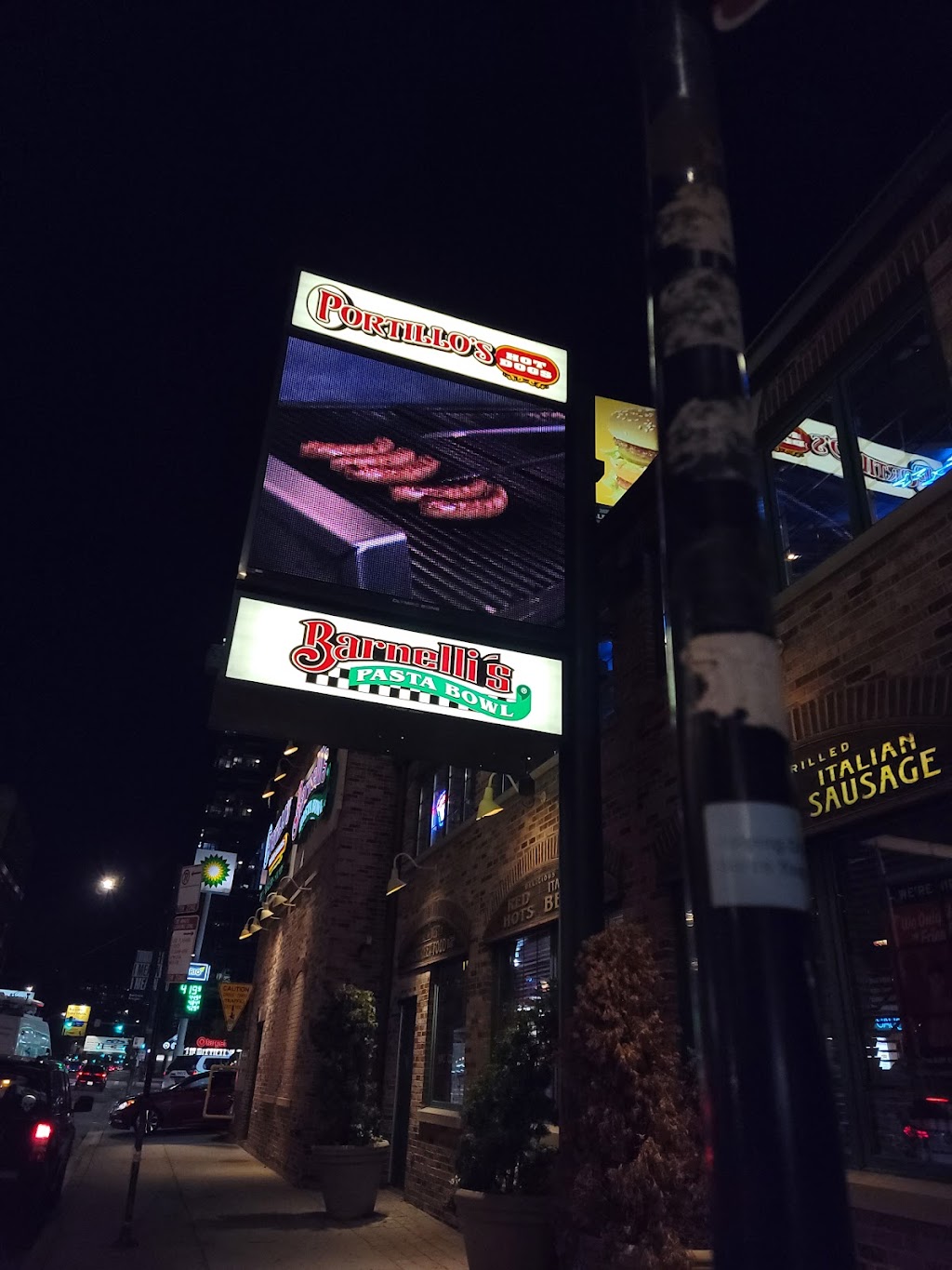 Barnellis Pasta Bowl | restaurant | 100 W Ontario St, Chicago, IL 60654, USA | 3125878930 OR +1 312-587-8930