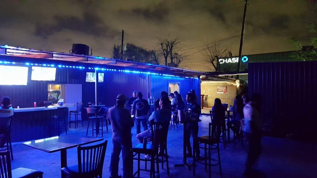 El Patio Ice House | restaurant | 230 Winkler Dr, Houston, TX 77087, USA | 8322658014 OR +1 832-265-8014