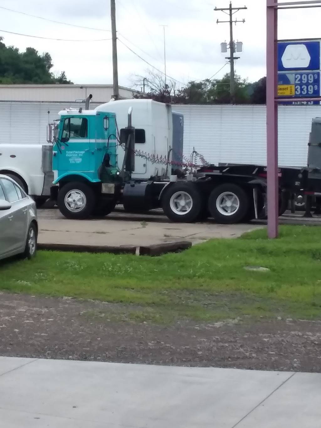 Buchs Truck Stop | restaurant | 828 Kingsdale Rd, Steubenville, OH 43952, USA | 7402825252 OR +1 740-282-5252