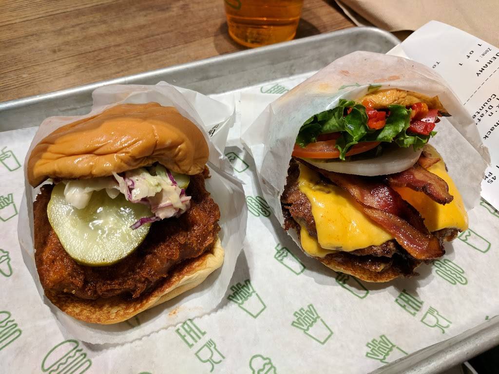 Shake Shack | meal takeaway | 10975 Oval Park Dr, Las Vegas, NV 89135, USA | 7029641025 OR +1 702-964-1025