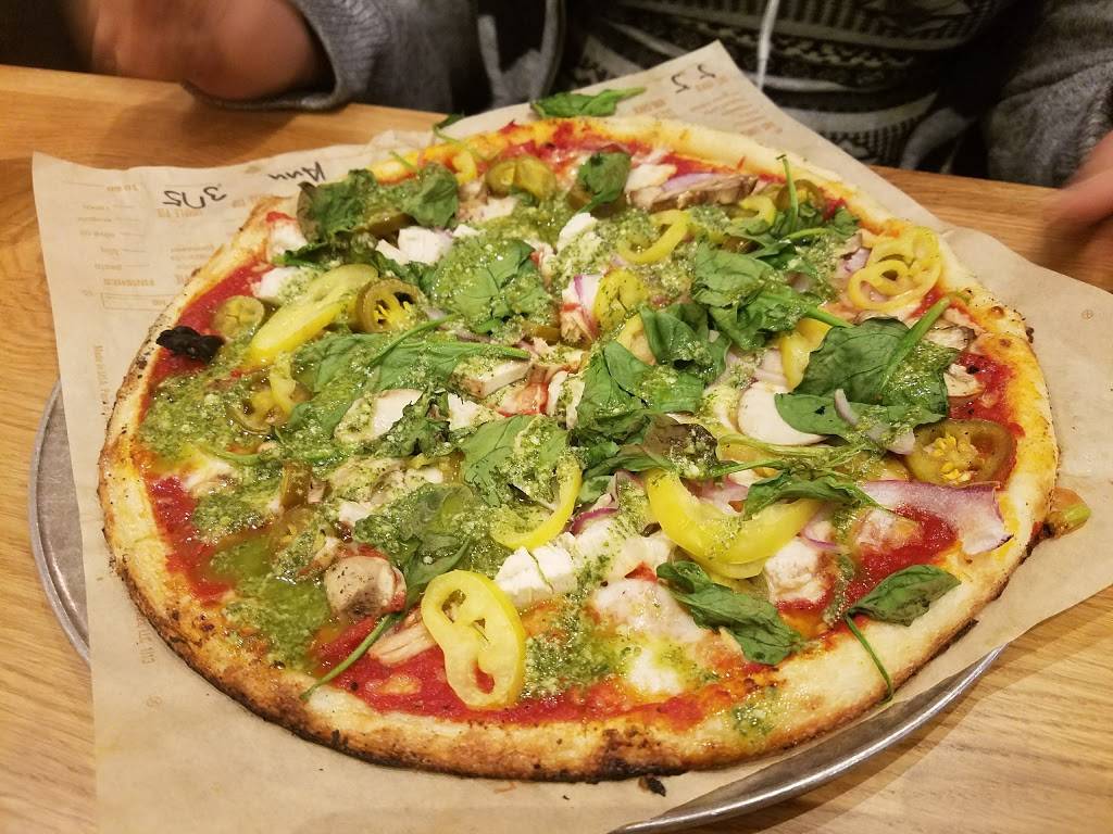 Blaze Pizza | meal takeaway | 4118 Summit Plaza Dr, Louisville, KY 40241, USA | 5024969213 OR +1 502-496-9213