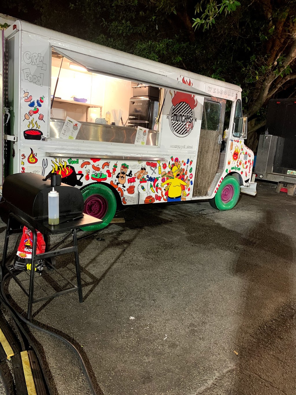 Munchys Grill | restaurant | 2590 NE 186th St, North Miami Beach, FL 33160, USA | 7544237715 OR +1 754-423-7715