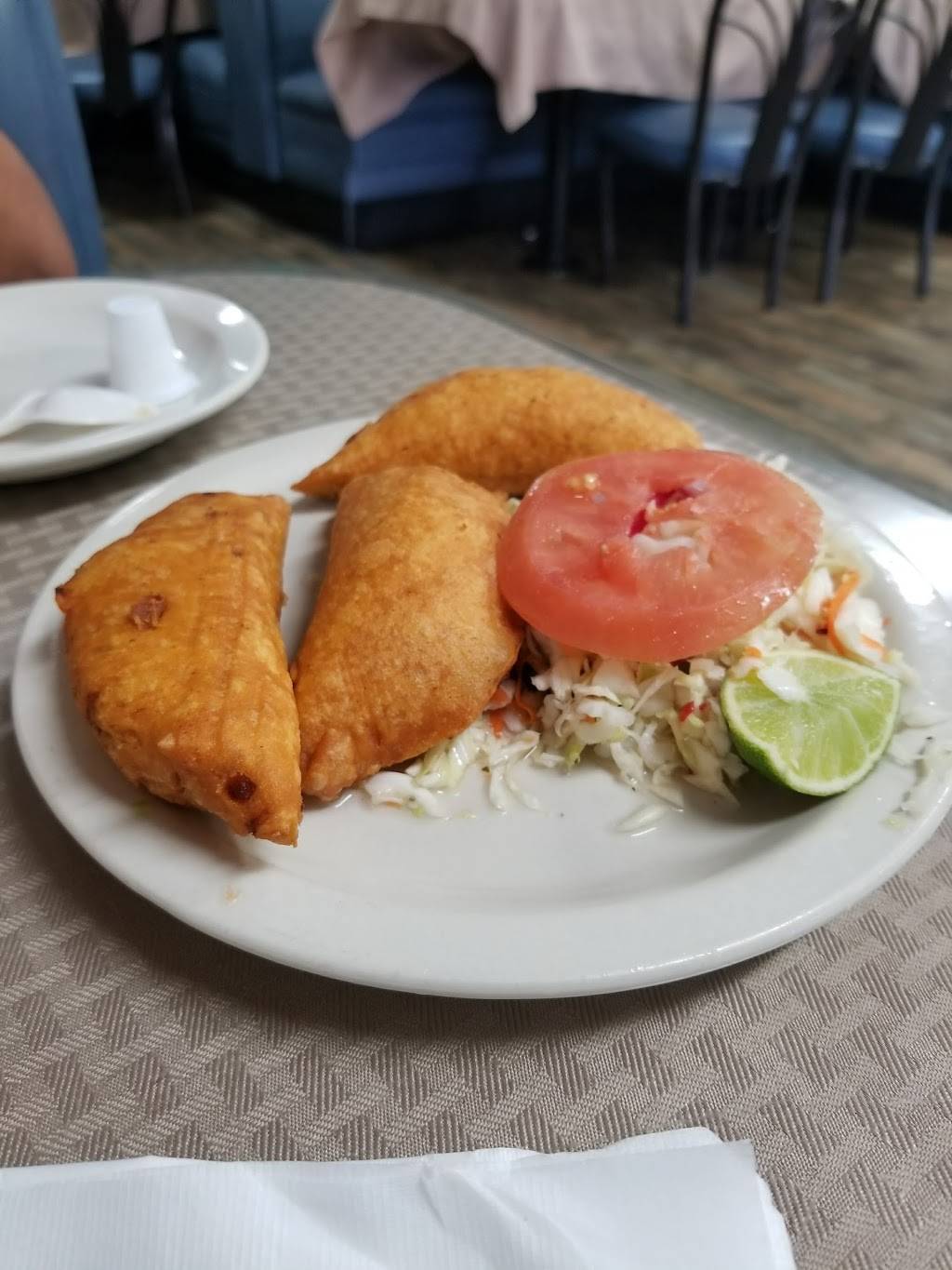 La Pupusa Loca | restaurant | 5716 Santa Monica Blvd, Los Angeles, CA 90038, USA | 3239572967 OR +1 323-957-2967