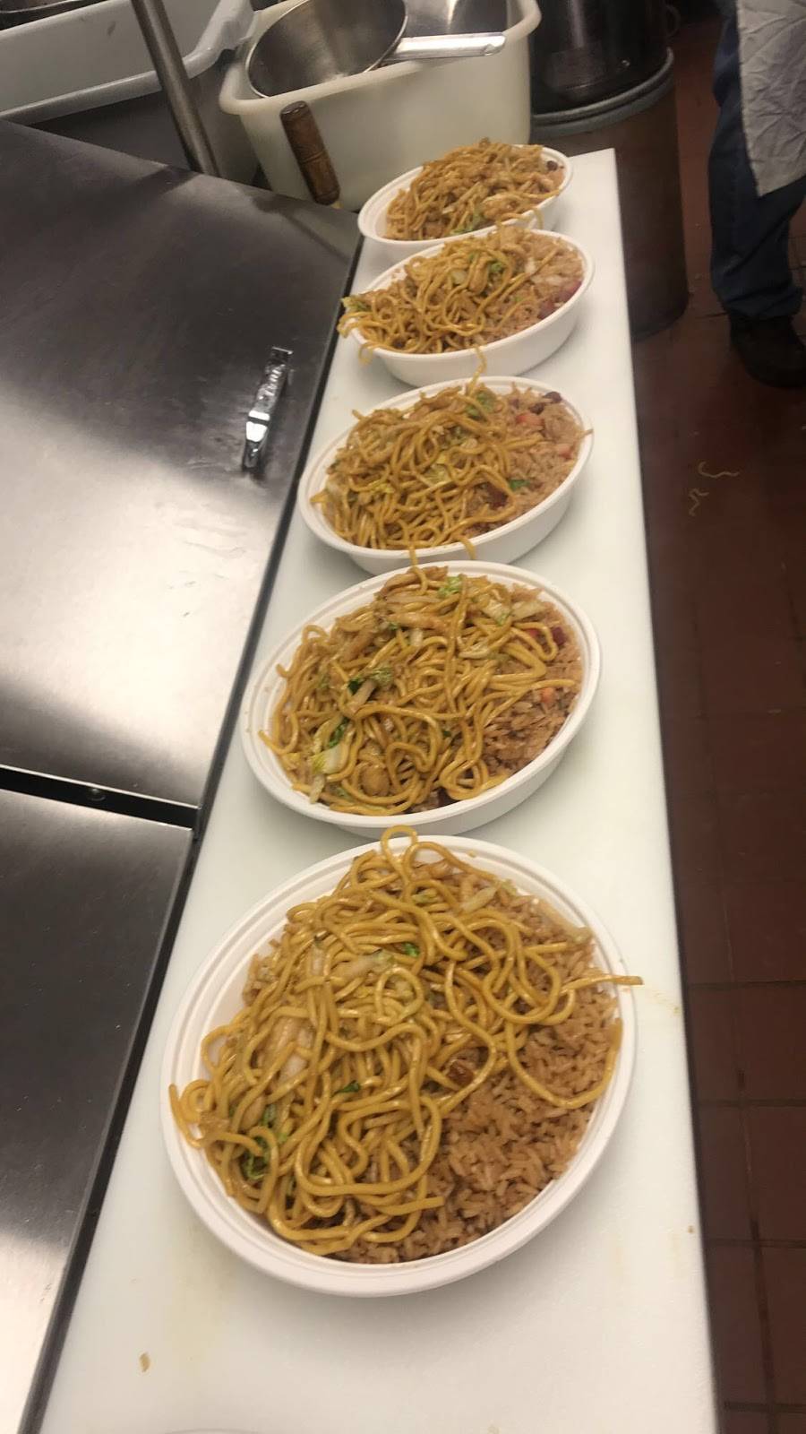 Feng Yi Chinese Restaurant | restaurant | 150 Ronkonkoma Ave, Ronkonkoma, NY 11779, USA | 6317388505 OR +1 631-738-8505