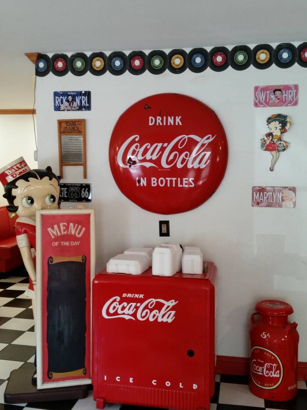 Back In Time Diner | restaurant | 1703 E Okmulgee Ave, Muskogee, OK 74403, USA | 9186843263 OR +1 918-684-3263