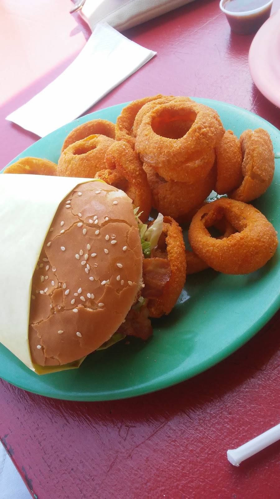 Lucky Burgers | restaurant | 325 S Del Mar Ave, San Gabriel, CA 91776, USA | 6262865555 OR +1 626-286-5555