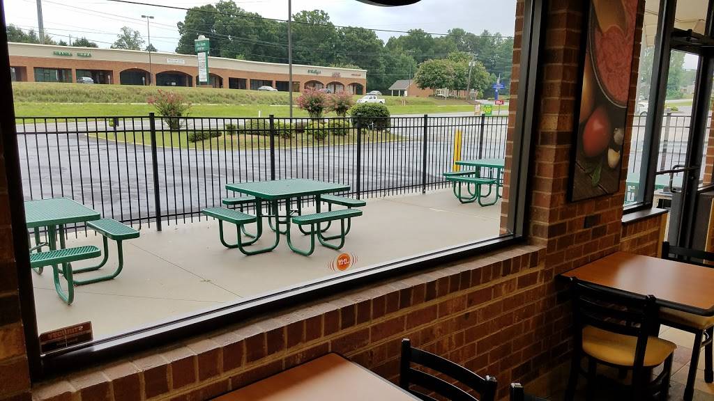 Subway | restaurant | 13901 US-29, Chatham, VA 24531, USA | 4344321544 OR +1 434-432-1544