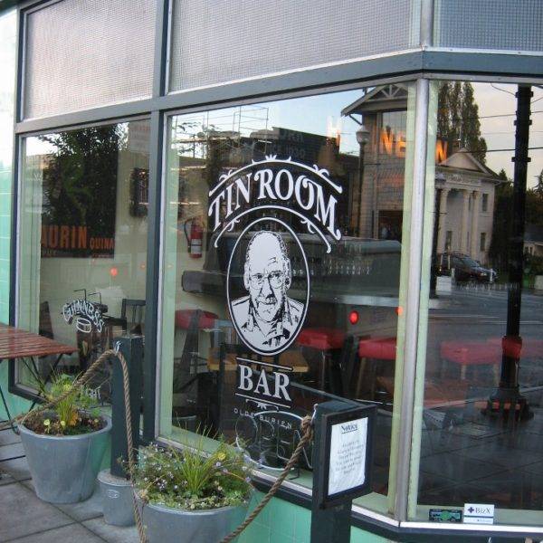 Tin Room Bar & Restaurant | restaurant | 923 SW 152nd St, Burien, WA 98166, USA | 2062428040 OR +1 206-242-8040