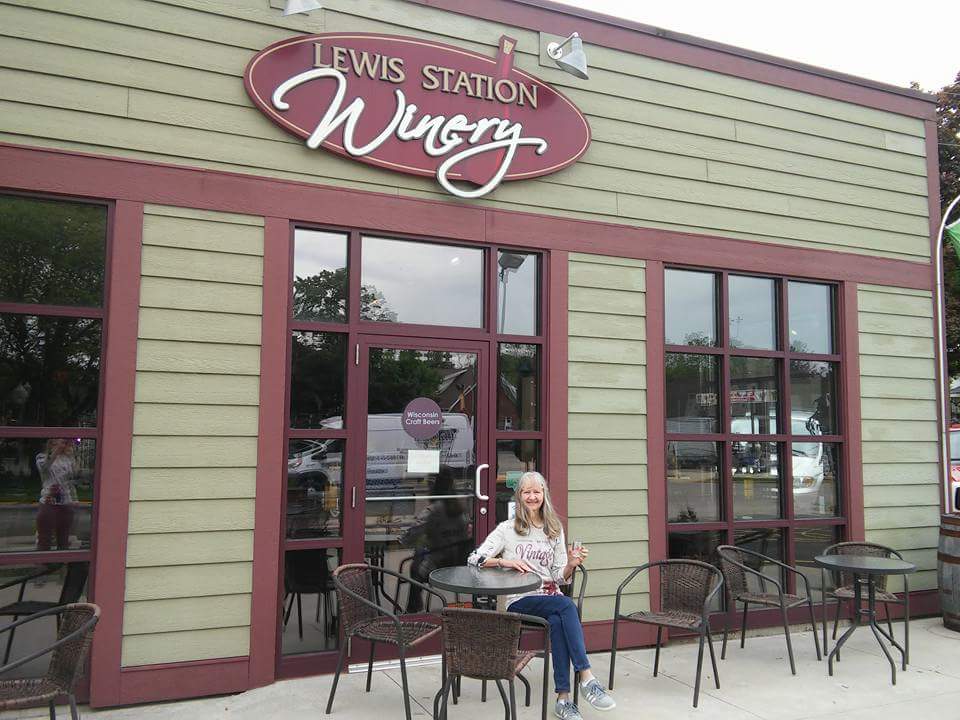 Lewis Station Winery & Kitchen | restaurant | 217 N Main St, Lake Mills, WI 53551, USA | 9206485481 OR +1 920-648-5481