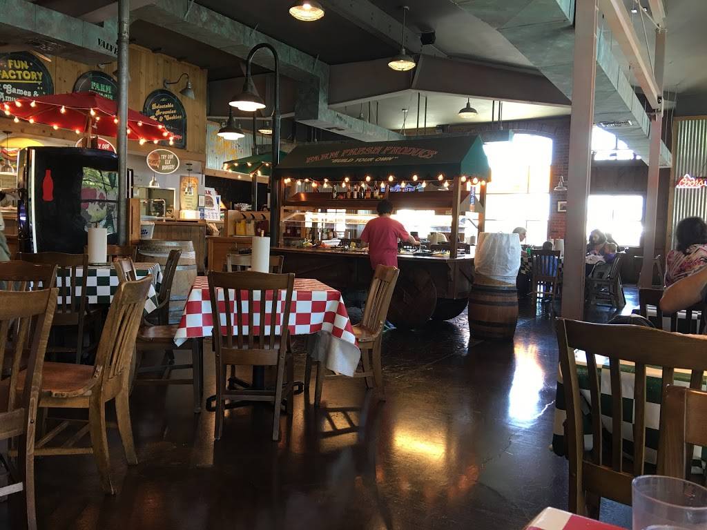 Fuddruckers | restaurant | 1940 N Main St, Walnut Creek, CA 94526, USA | 9259431450 OR +1 925-943-1450