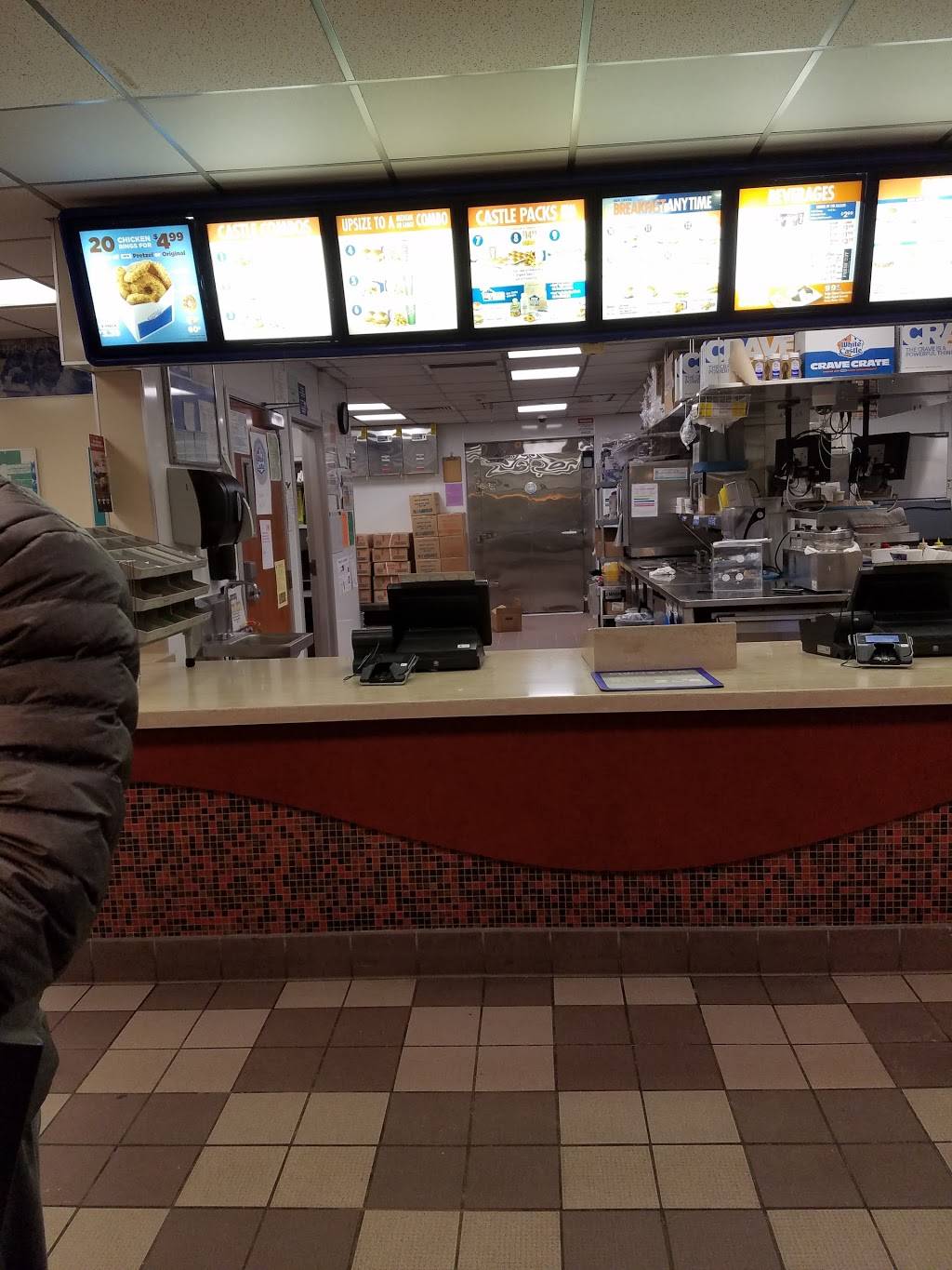 White Castle | restaurant | 306 W N Ave, Villa Park, IL 60181, USA | 6308330047 OR +1 630-833-0047