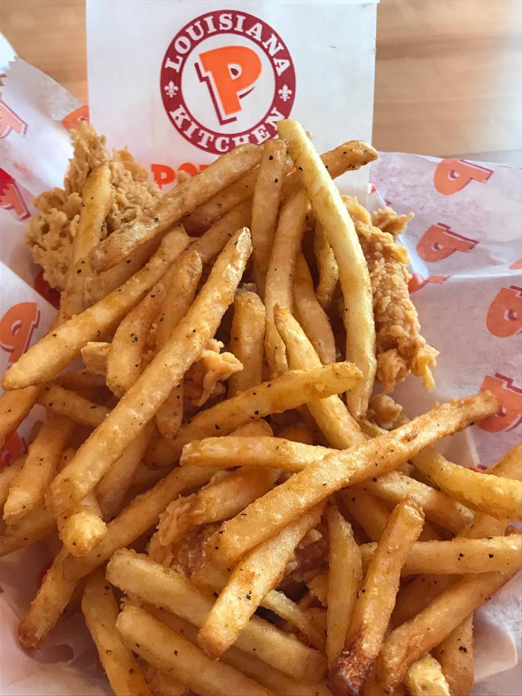 Popeyes Louisiana Chicken | restaurant | 1475 Richmond Rd, Ottawa, ON K2B 6R9, Canada | 6134221214 OR +1 613-422-1214