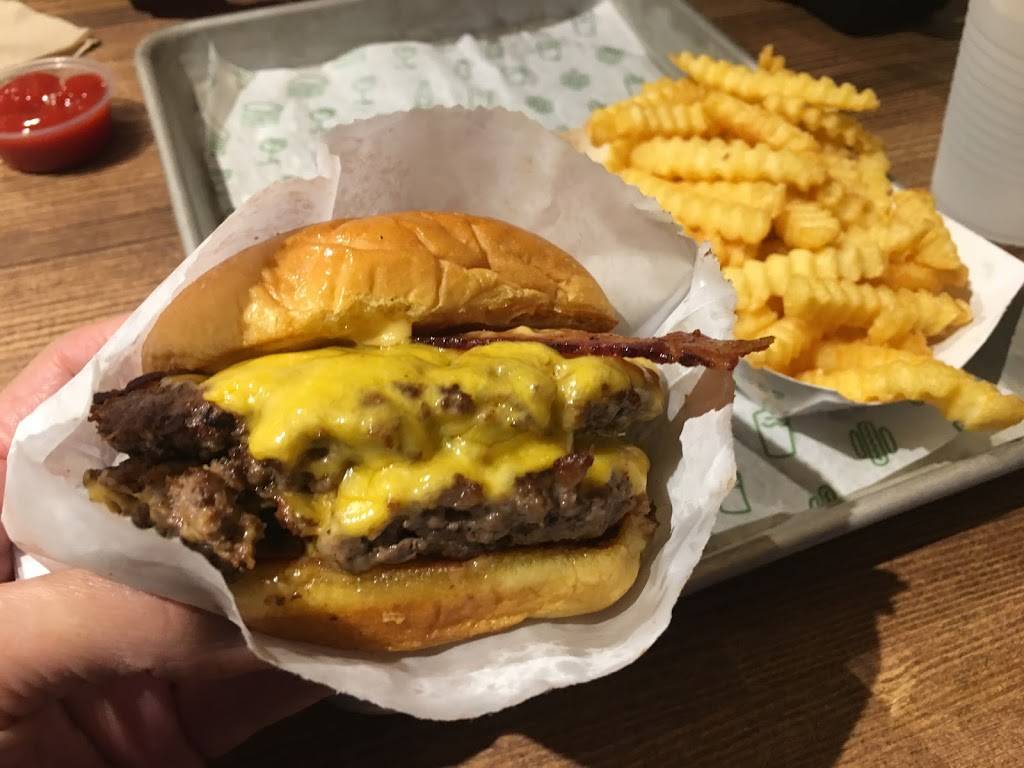 Shake Shack | restaurant | 2171 Rosecrans Ave, El Segundo, CA 90245, USA | 4243972170 OR +1 424-397-2170