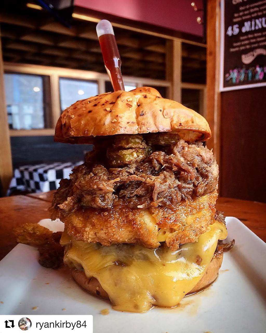 Nitty Gritty-Madison | restaurant | 223 N Frances St, Madison, WI 53703, USA | 6082512521 OR +1 608-251-2521