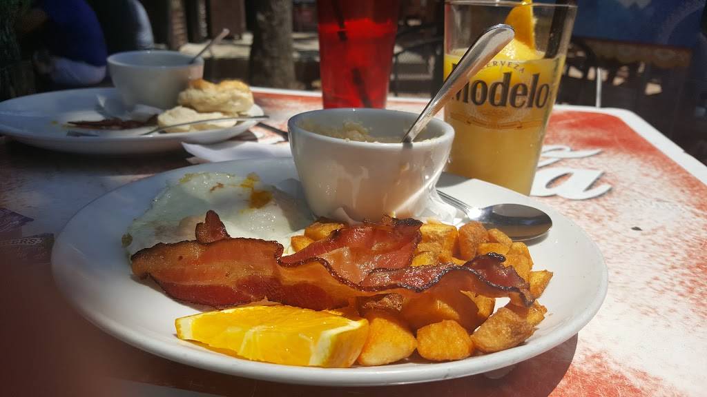 Cedar Creek Bar & Grill | restaurant | 1034 W 20th St, Houston, TX 77008, USA | 7138089623 OR +1 713-808-9623