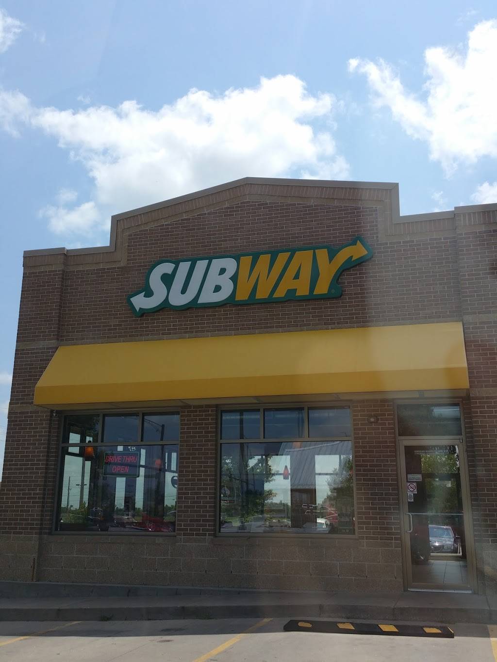 Subway | meal takeaway | 2255 N Greenwich Rd, Wichita, KS 67207, USA | 3166369199 OR +1 316-636-9199
