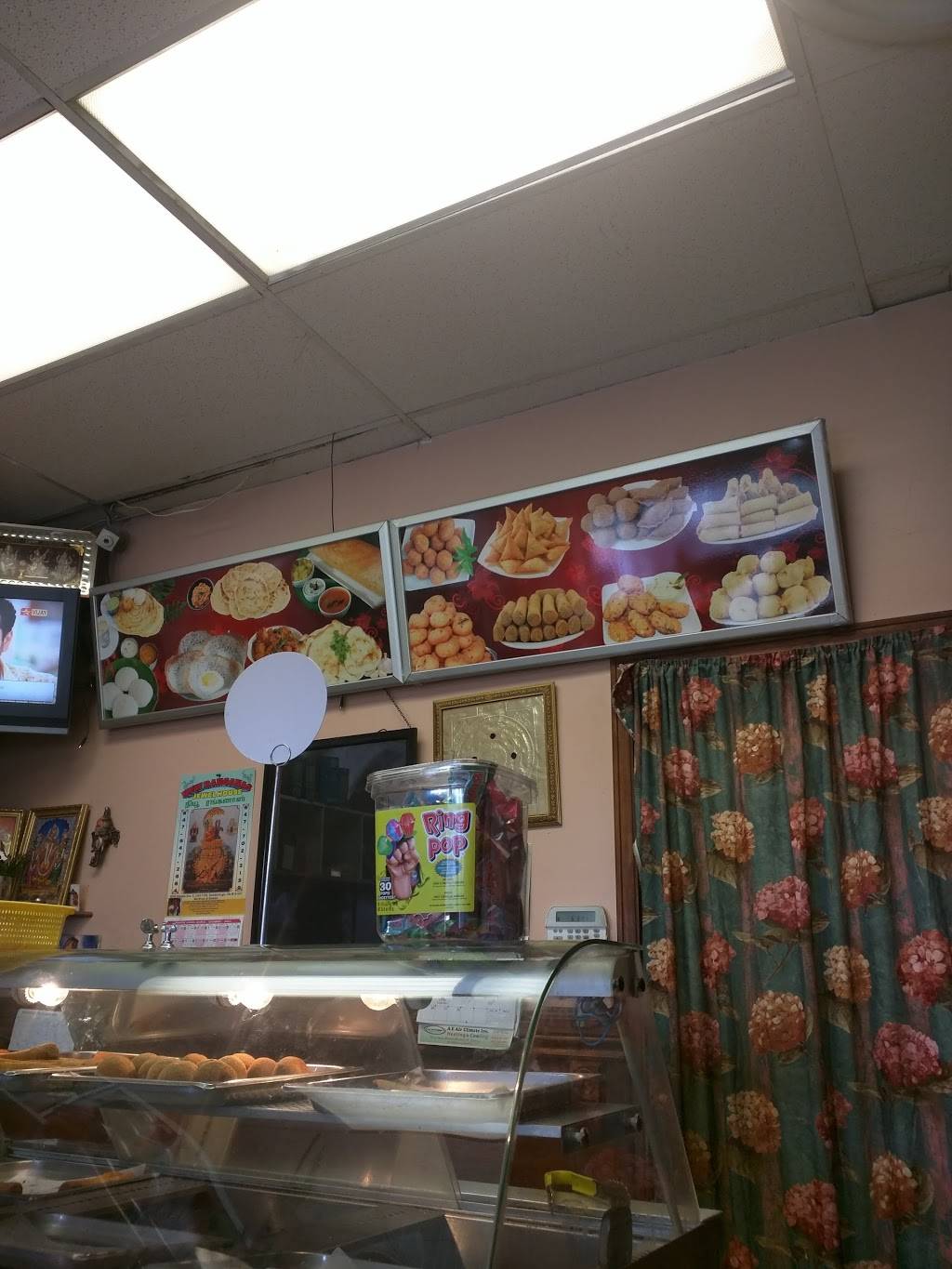 Meenakxy Take-Out | restaurant | 3419 Fieldgate Dr, Mississauga, ON L4X 2J4, Canada | 9052386114 OR +1 905-238-6114